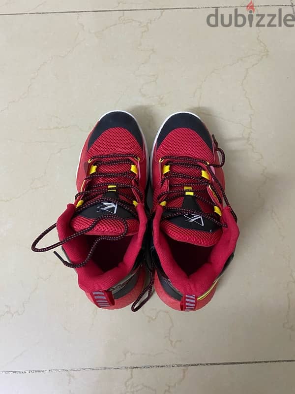 Red Color Basketball Shoes 1