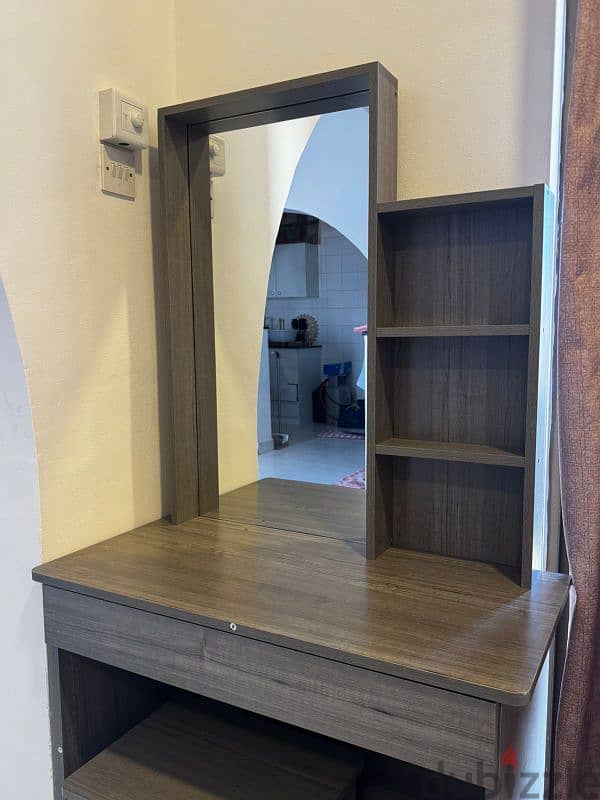 Rail wardrobe and dressing table 1