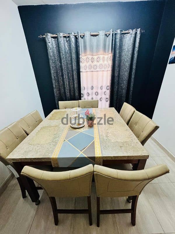 Dining table with 8 chair 0