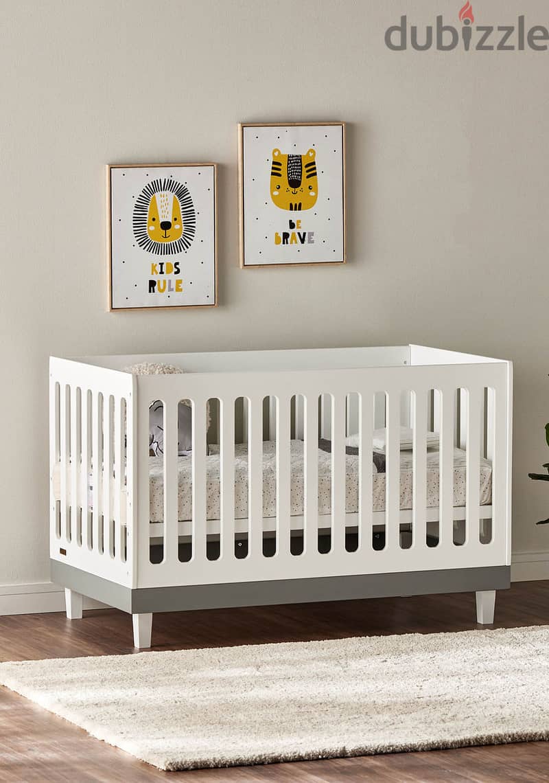 Juniors 3 in 1 Convertible Crib (Almost new) 3