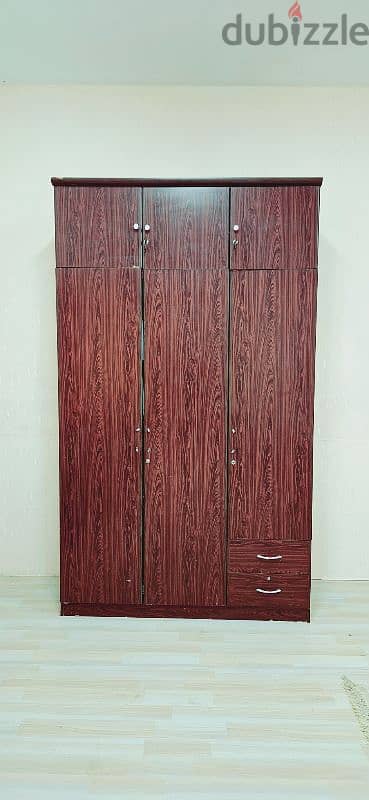 3 door cupboard == contact: 78068158 0