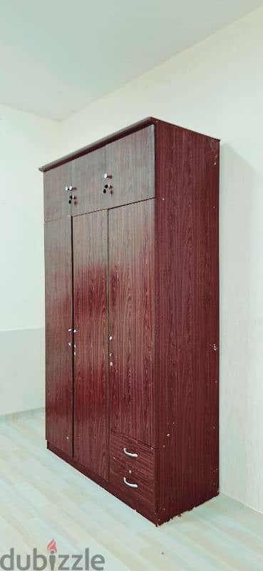 3 door cupboard == contact: 78068158 2