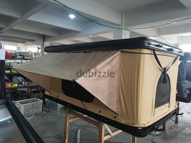 Aluminum Hard Shell Triangle Rooftop Tent 1