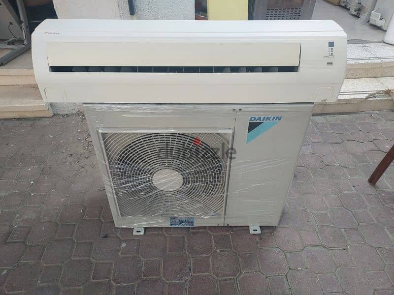 daikin ac 2.5 ton all ac good conditions almost new conditions 9