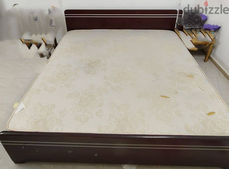 King Size Bed with mattress and Single bed mattress 0