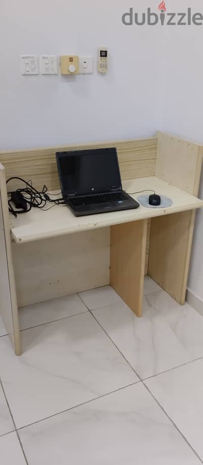 Computer table