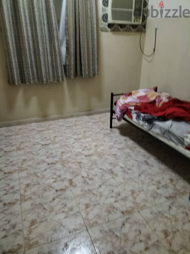 Room with attached bathroom in Falaj Al qabail 0