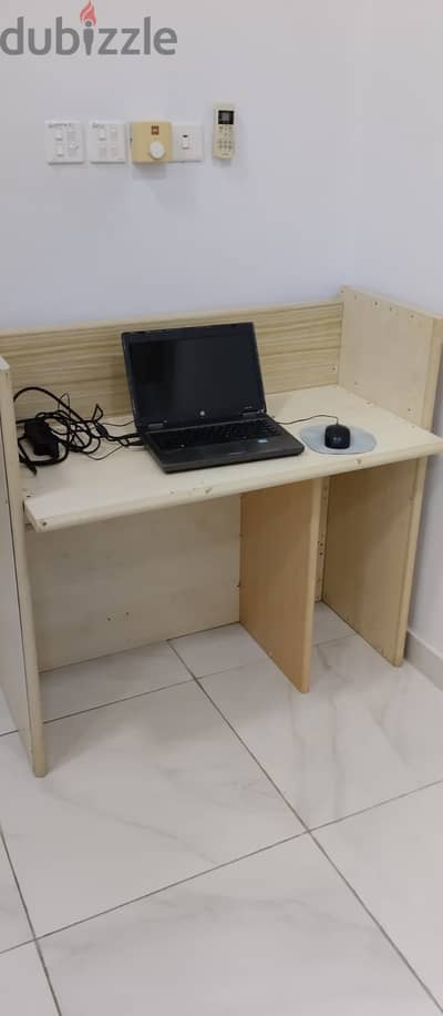 Computer table