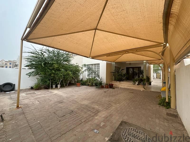 villa for rent Al Mawaleh North 3