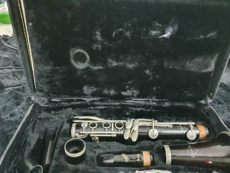 Beautiful Vintage B flat Normandy Clarinet 45 years old. 6