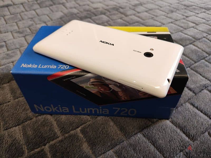 Nokia Lumia 720 White Brand New-Never Used 1