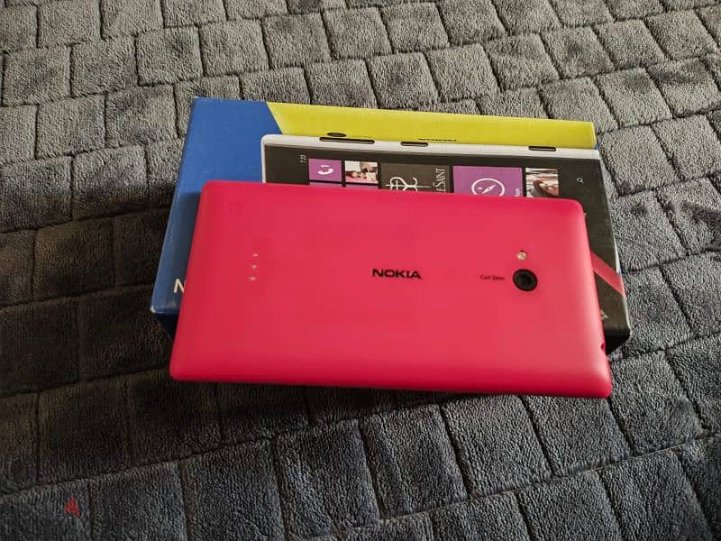 Super Rare Nokia Lumia 720 Red Color 4