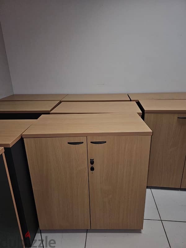 steel drawers   and wooden cabinet 91234814 6