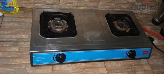 Gas stove and cylinder for SALE ONLY 20 OMR