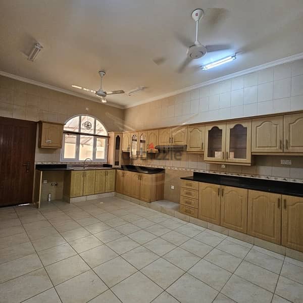 AL QURUM | BEAUTIFUL 5 BR VILLA FOR RENT 6