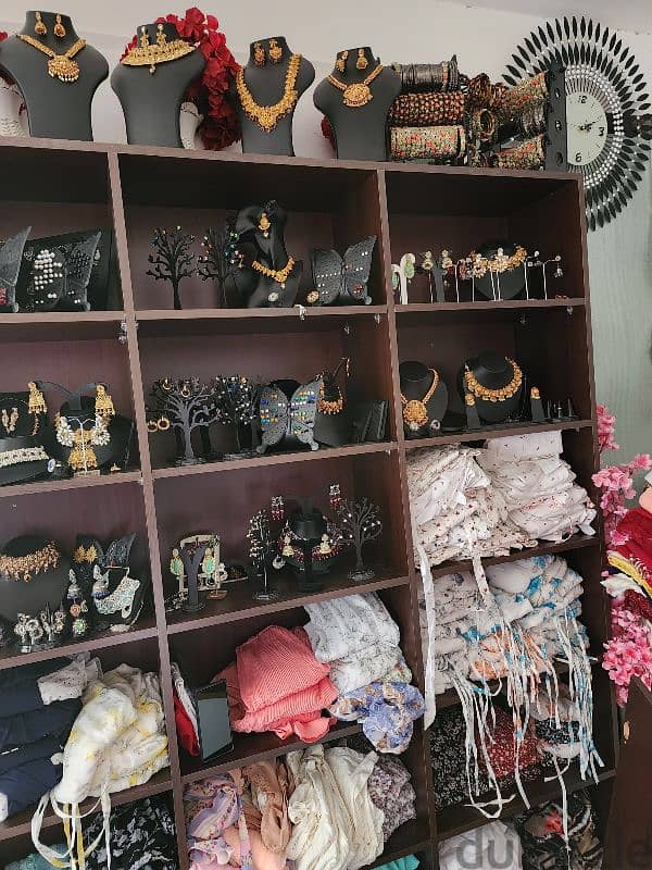 Boutique shop with licence and 3 visa  for sale 3