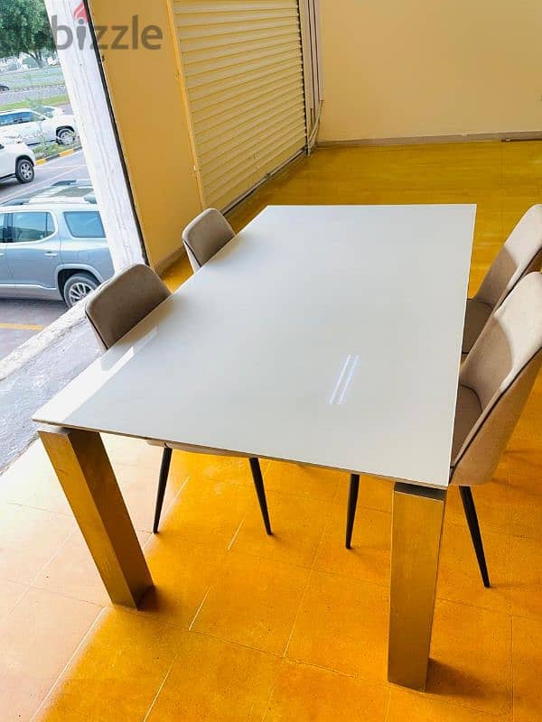 Dining Table for sale + 4 chair 1