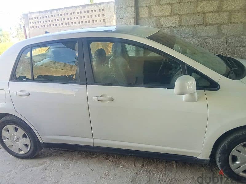 Nissan Tiida 2012 0