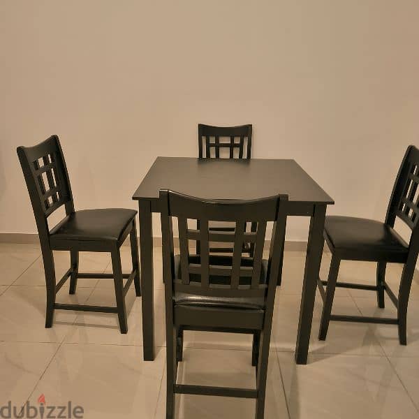 table with 4 chairs (black) طوله 1