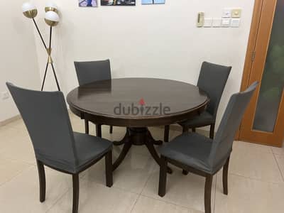 Dinning table with 4 chair full set