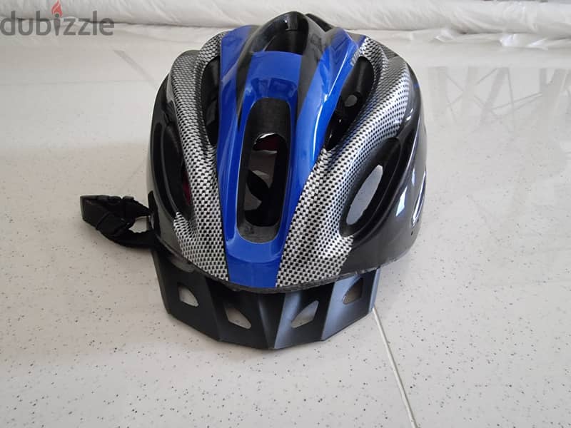 Bicycle gear - helmet, lock, lights, vest OMR 2 each 2