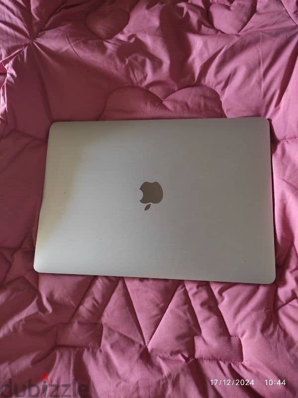 Macbook pro 13” 2016 with Touch Bar (8GB RAM, 512GB SSD) 1