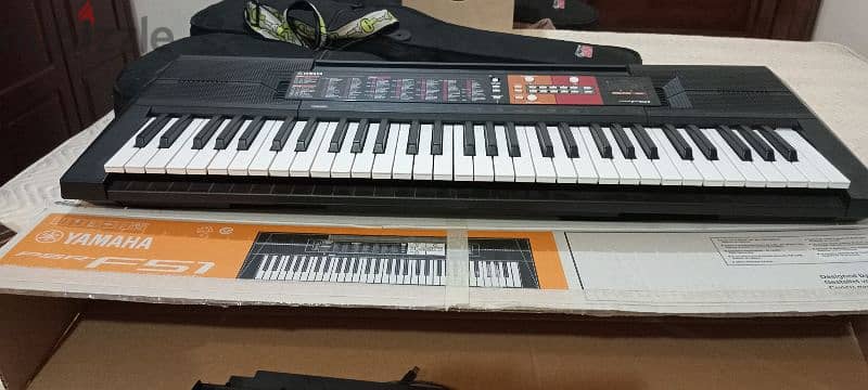 for. sale. keyboard.  p s. r 1