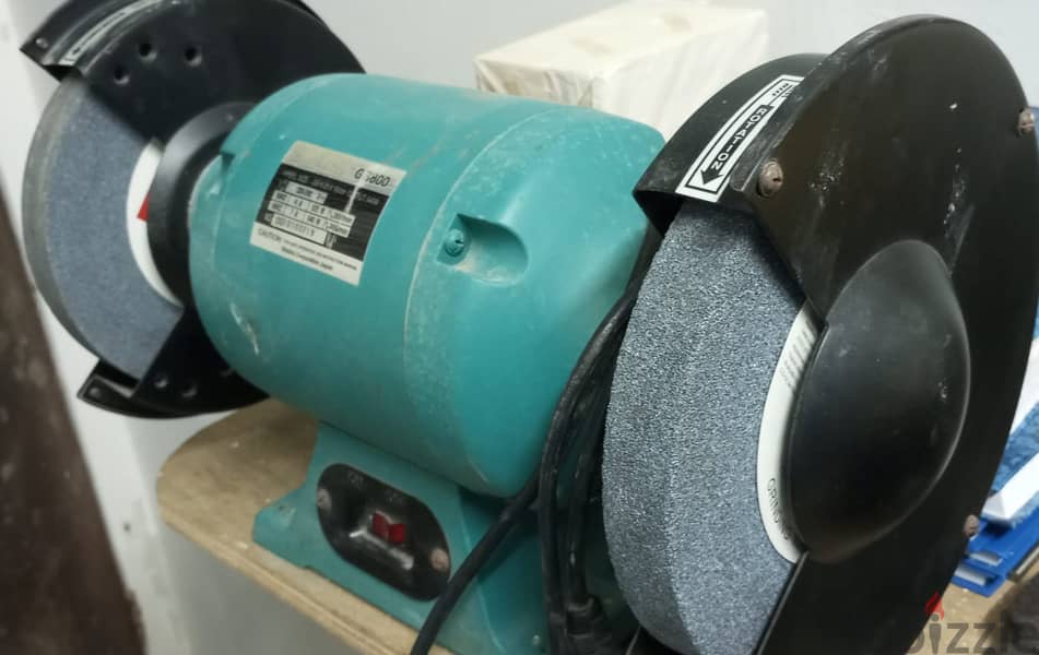 Double Wheel Bench Grinder(Makita) 2