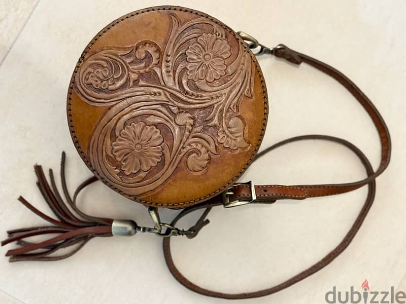 Handcrafted Genuine Leather Round Crossbody Bag – Premium Quality & U 0