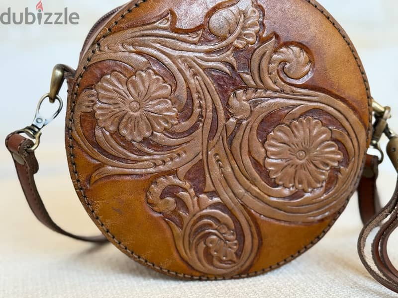 Handcrafted Genuine Leather Round Crossbody Bag – Premium Quality & U 6