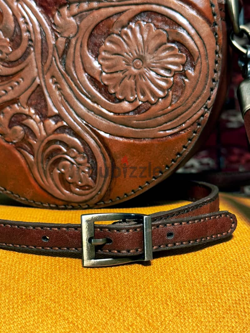 Handcrafted Genuine Leather Round Crossbody Bag – Premium Quality & U 12