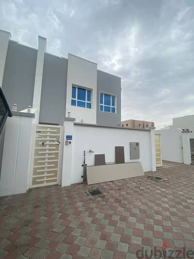 Villa for sale in Al Khoud ڤيلا للبيع في الخوض حي الكوثر