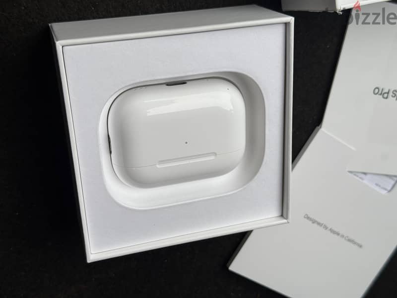 Apple AirPods Pro (2nd generation) with Mag-Safe Charging Case (USB-C) 6