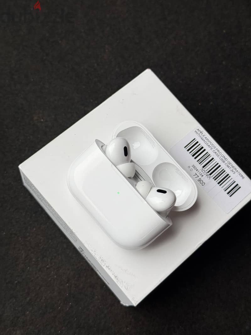 Apple AirPods Pro (2nd generation) with Mag-Safe Charging Case (USB-C) 9