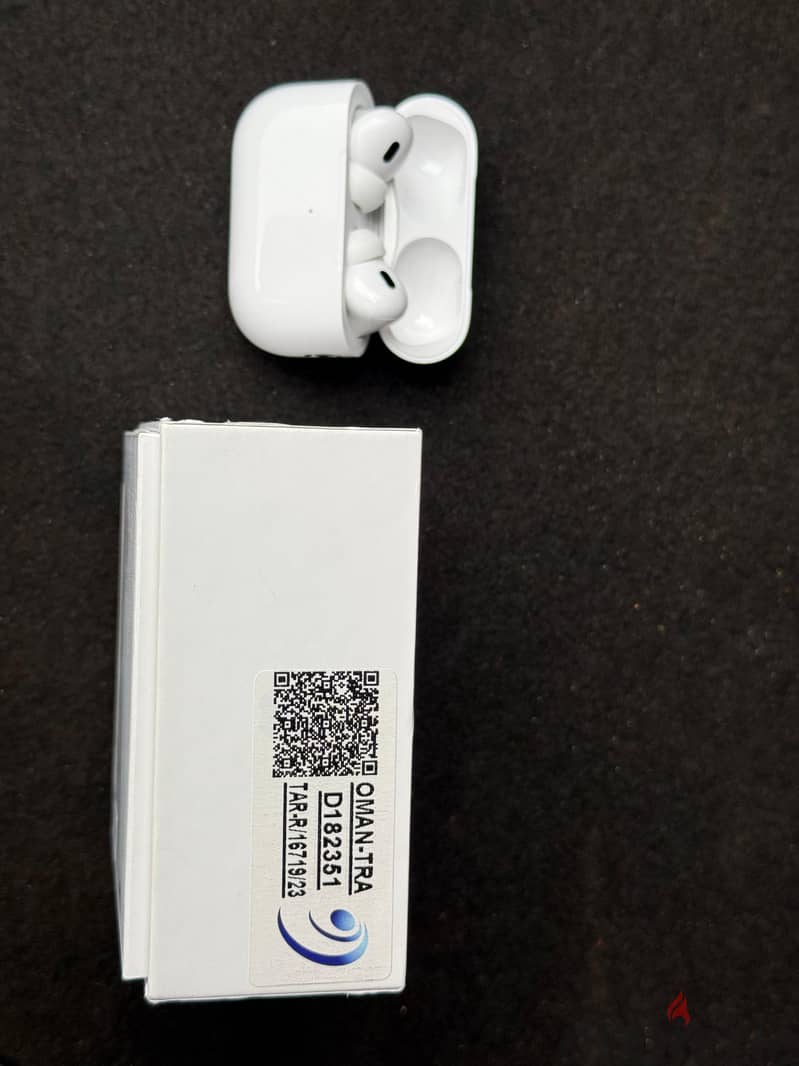 Apple AirPods Pro (2nd generation) with Mag-Safe Charging Case (USB-C) 11