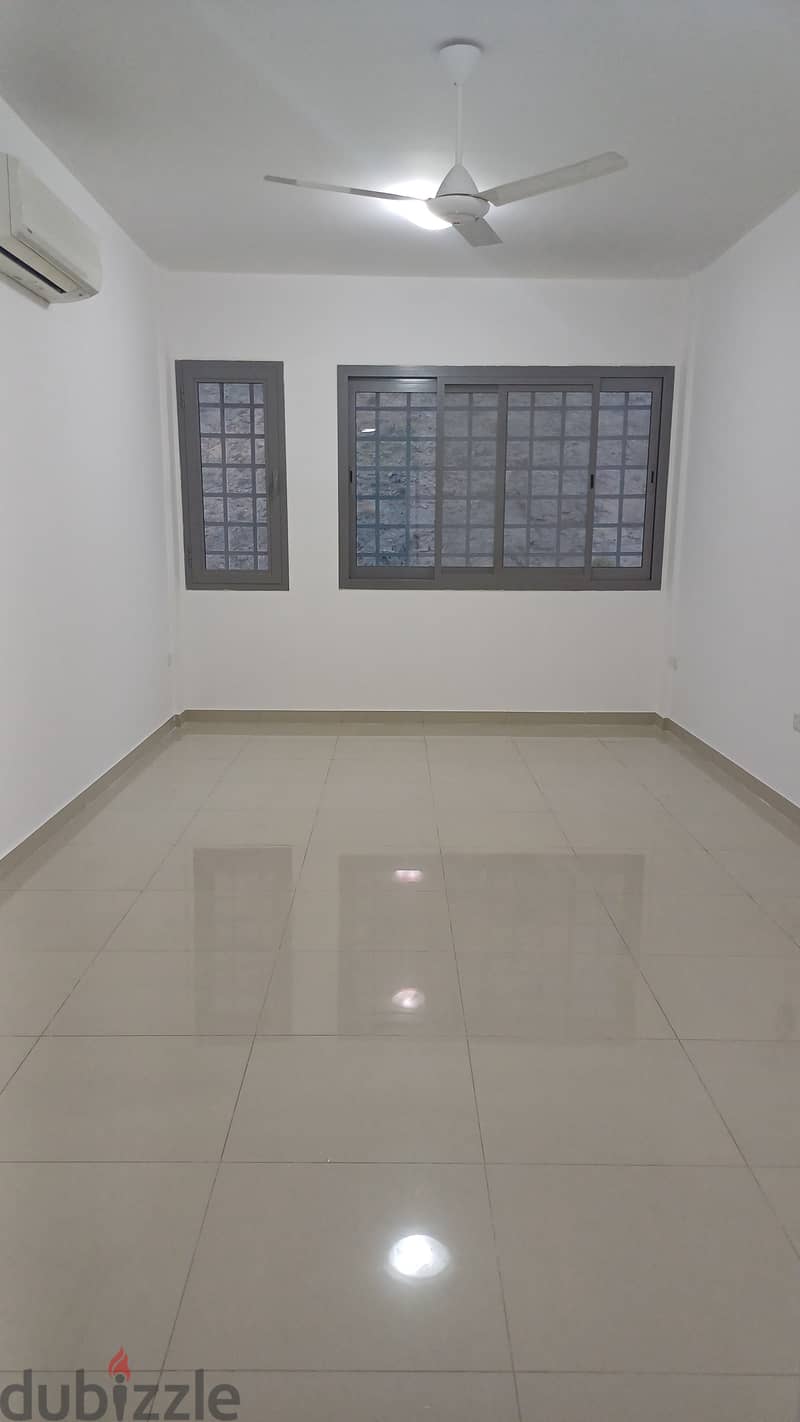 Amazing 1BHK: Balcony,FREE GAS & Maintenance,STEPS to Indian School 3