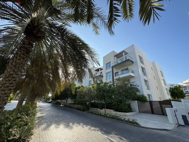 2 BR Bright Spacious Apartment in Al Mouj 0