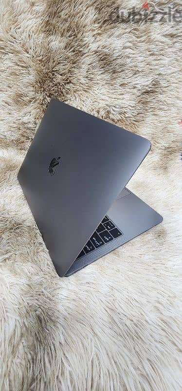 MacBook Air 2019 i5 1