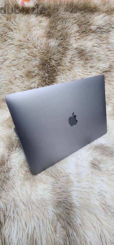 MacBook Air 2019 i5 4