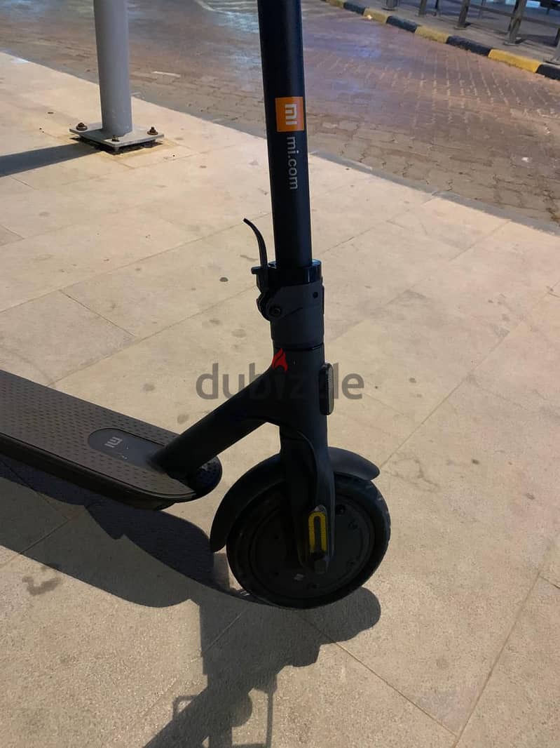 Original MI ELECTRIC SCOOTER 3 BLACKCOLOR سكوتر كهربائي من شركه شاومي 0