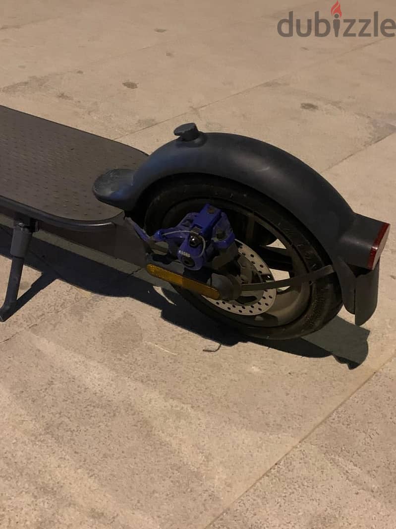 Original MI ELECTRIC SCOOTER 3 BLACKCOLOR سكوتر كهربائي من شركه شاومي 1