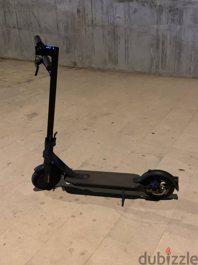 Original MI ELECTRIC SCOOTER 3 BLACKCOLOR سكوتر كهربائي من شركه شاومي 2