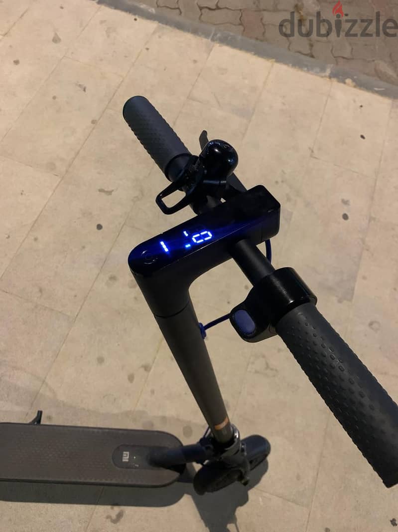 Original MI ELECTRIC SCOOTER 3 BLACKCOLOR سكوتر كهربائي من شركه شاومي 3