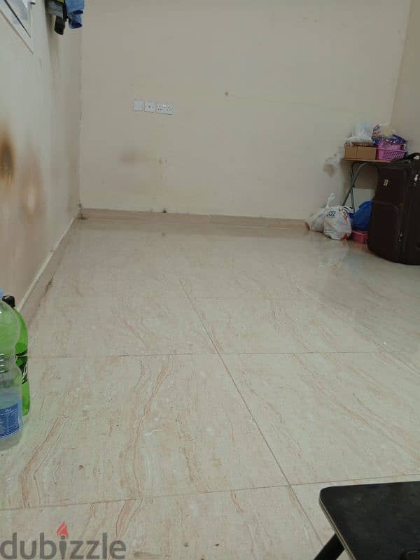 bed space available for rent in Alkhoud Suq 1