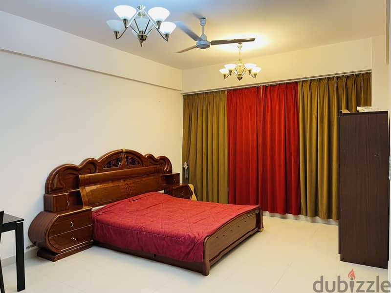 SINGLE BED ROOM WITH BATH ROOM ATTACHED RENT FOR EXCUTIVE BATCHLER 0