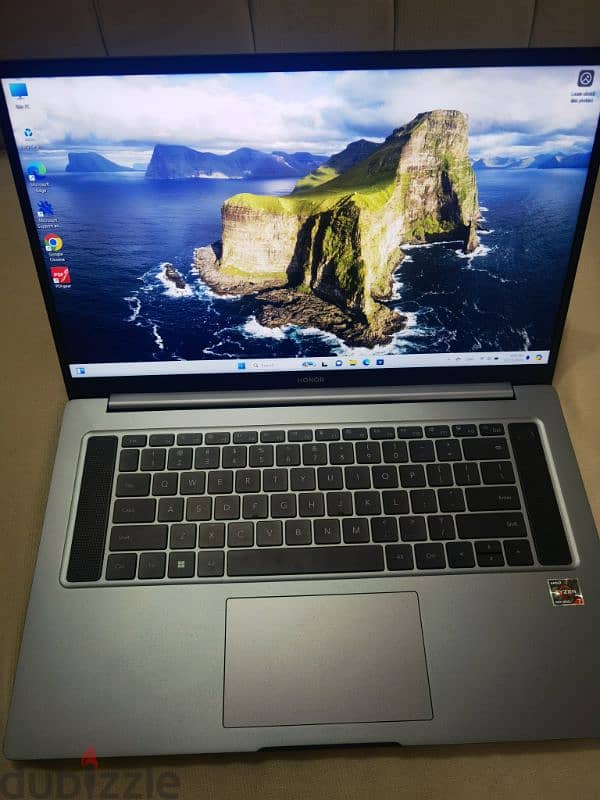 Unique laptop Huawei Honor MagicBook 16 like new condition 0