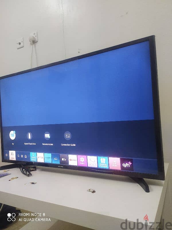 Samsung smart TV 41 inch 1