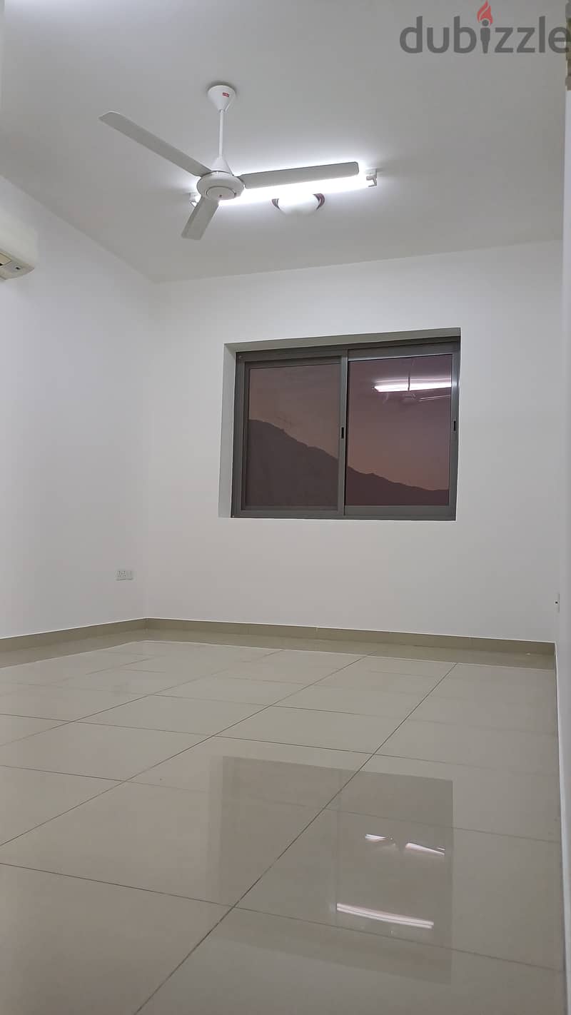 Spacious & Luxury 2bhk with FREE GAS next Indian School 6