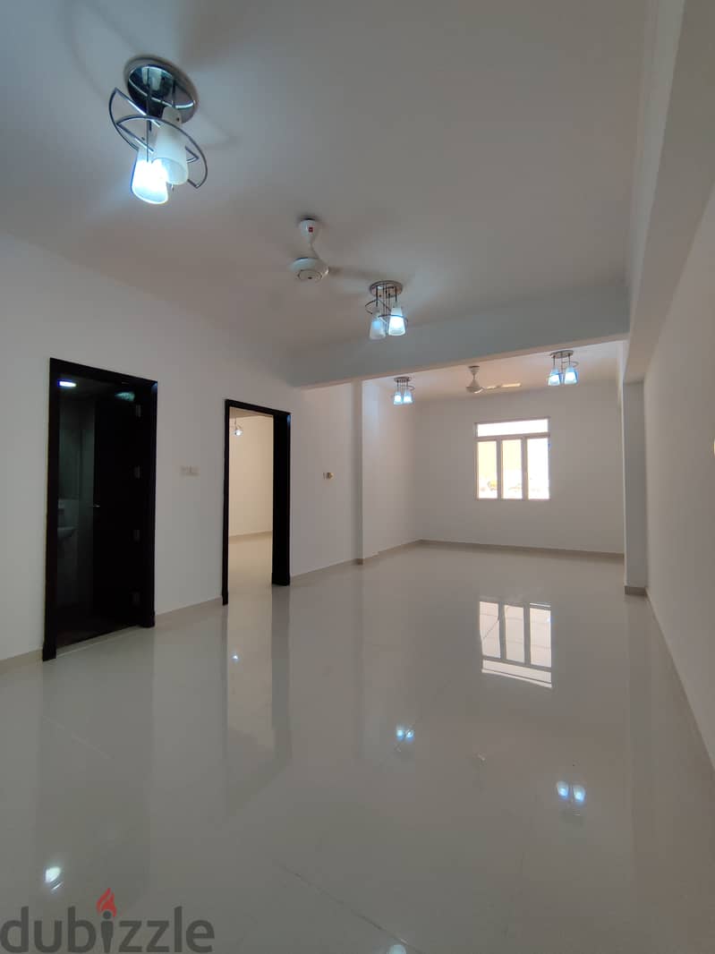 *Close to Rawasco* Amazing 2bhk with Gym 0