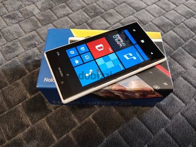 Super Stunning Nokia Lumia 720 White New